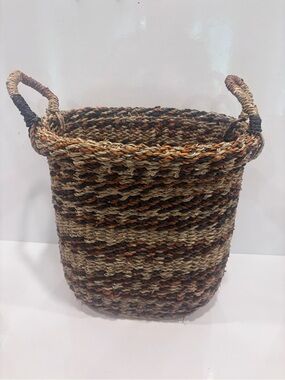 Hand Woven Raffia Natural Fiber Tote , "Bolga Basket" .